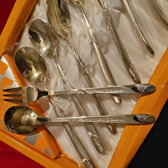 Premium Silver Flatware Set - Picture 12 of 12